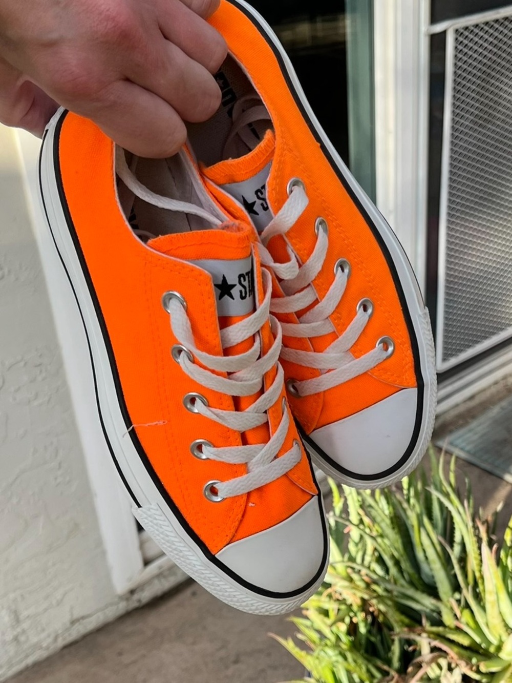 Converse Chuck Taylor All Star Low Top Neon Orange Women’s 6